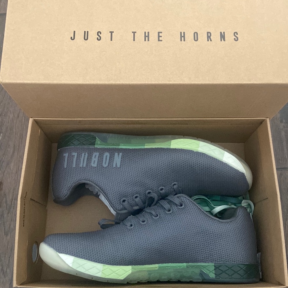 Only worn once to try them out. Like new